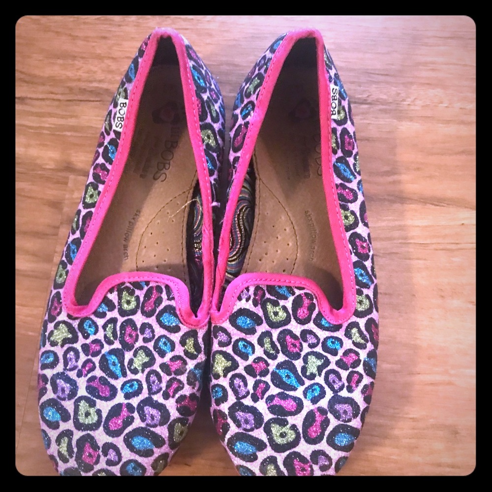 Bobs slip ons like new!!